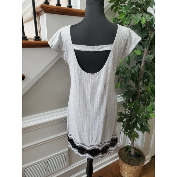 Emmelee Women's White Polyester Round Neck Cap Sleeve Knee Length Dress Size M - Picture 8 of 11